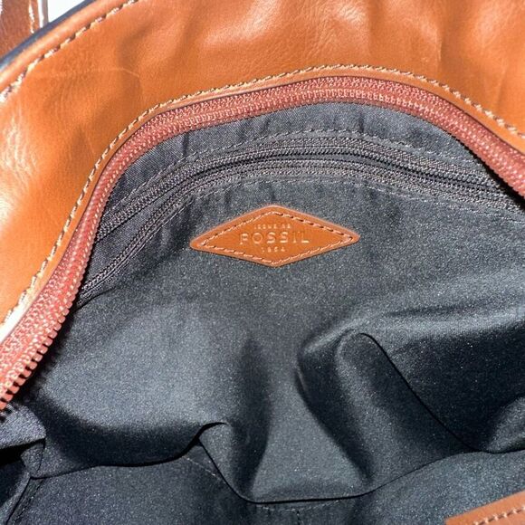 Fossil dual tone Leather Backpack - Missing one strap - Picture 9 of 12